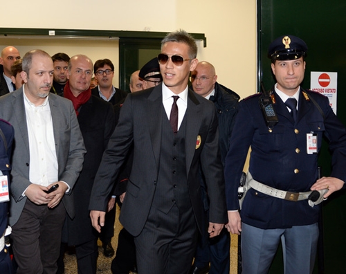 Keisuke%20Honda%20AC%20Milan%20New%20Signing%20Keisuke%20wNQjOErP5w4l-2014_01_05-15_15_21.jpg