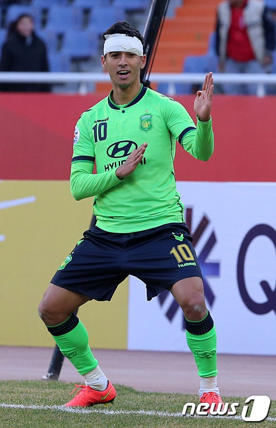 778647-01.jpg